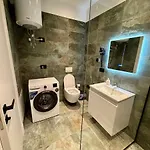 Altana Guest * טיראנה